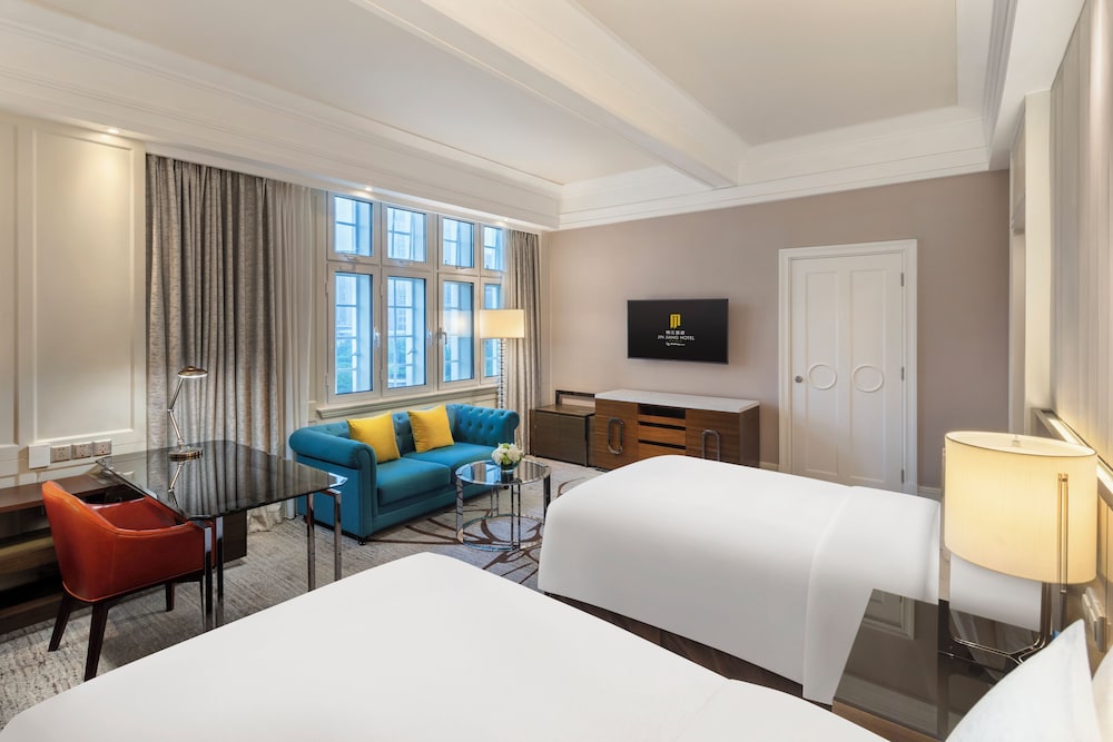 Premier Deluxe Room - Cathay Building
