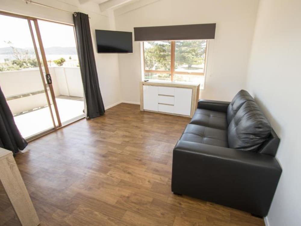Seaview Motel - Two Bedroom photo 1
