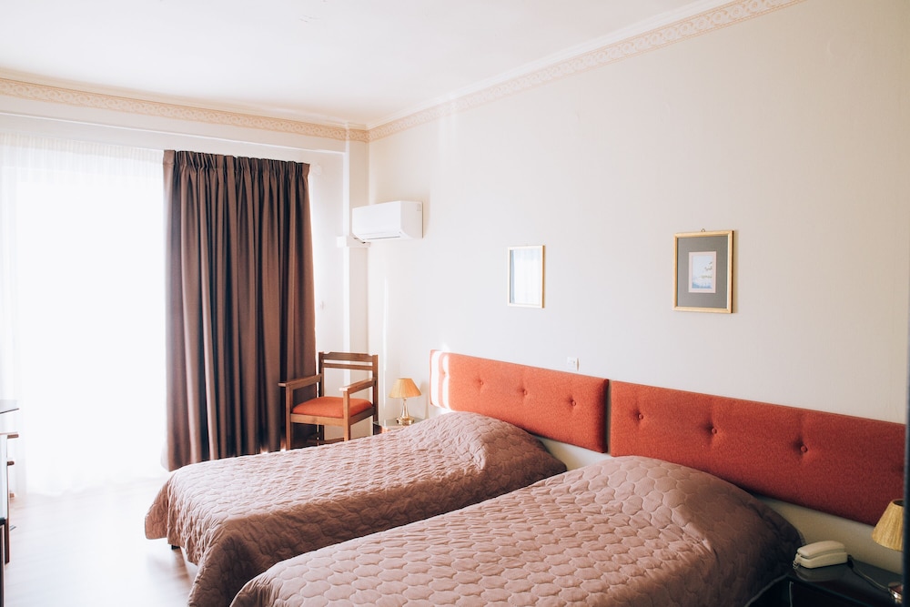 Basic Triple Room, 1 Bedroom photo 1