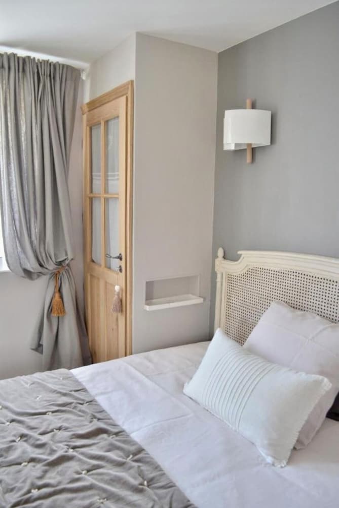 Classic Double Room - Photo 17