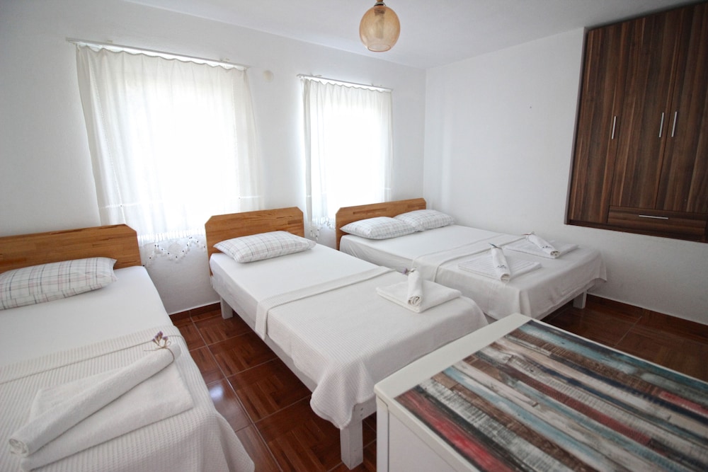 Standard Triple Room, Sea View photo 1
