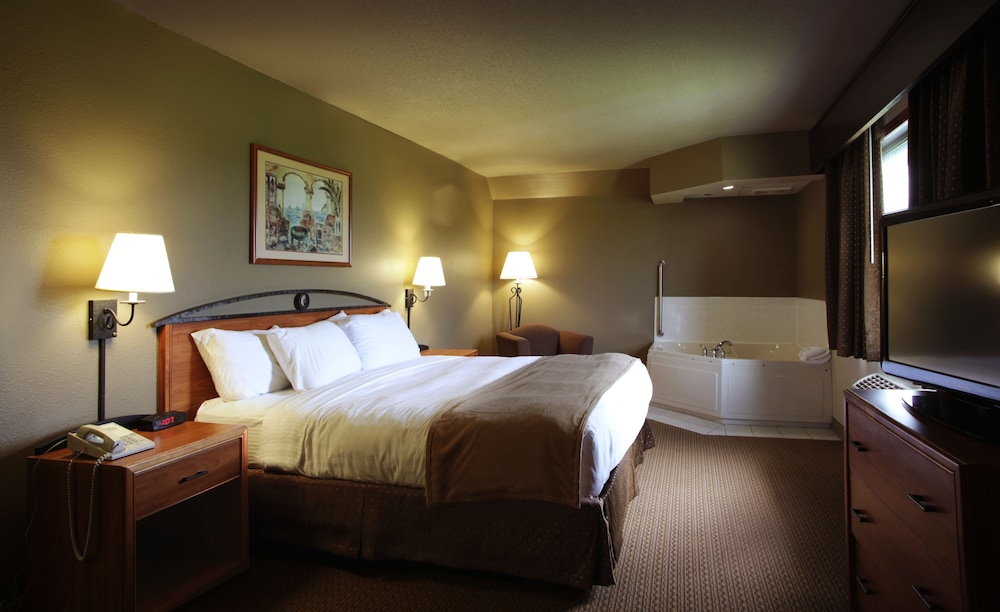 Suite, Jetted Tub (King) - Photo 3