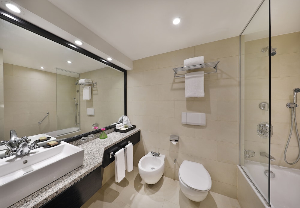 Executive Room, 2 Twin Beds, Pool View