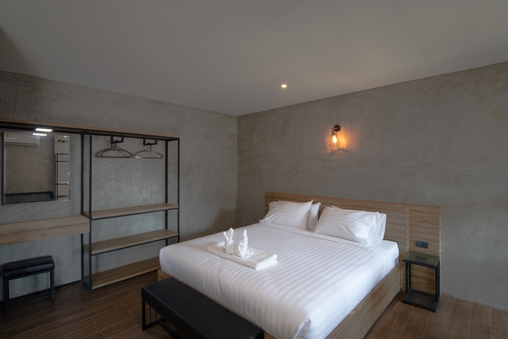 Standard Double Room - Photo 8
