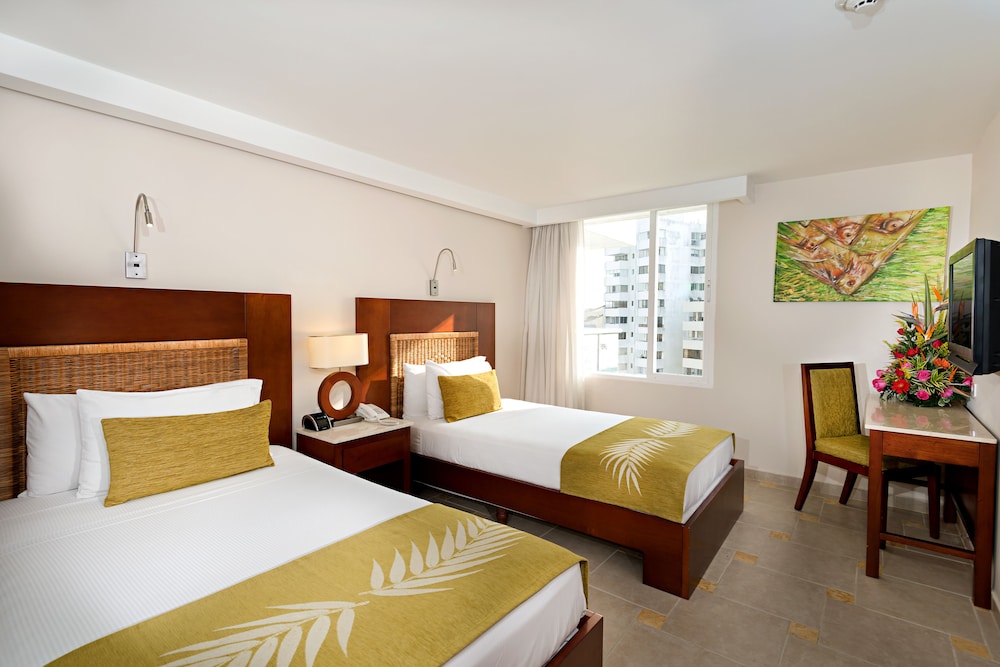 Standard Room, 2 Twin Beds, City View - Photo 2