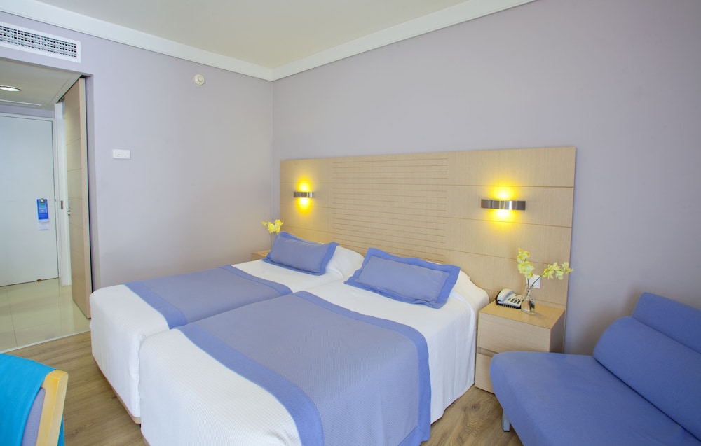 Double or Twin Room - Photo 3