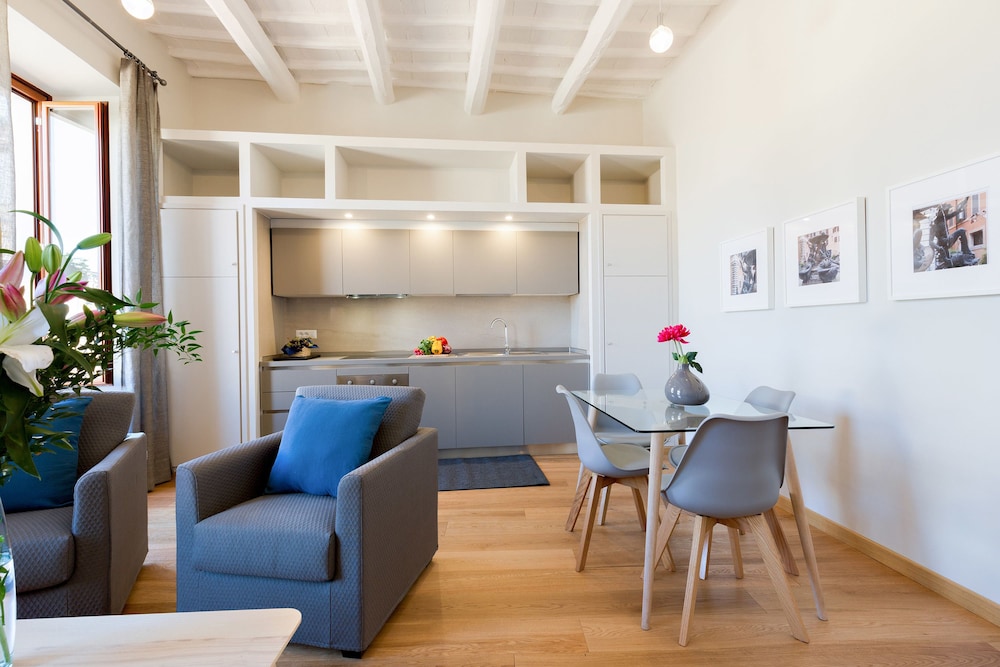 Comfort Apartment, 2 Bedrooms, Kitchen (Via di Grotta Pinta, 10 - Int. 11) photo 2