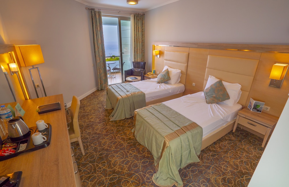 Standard Double or Twin Room, 1 Double or 2 Twin Beds, Sea View
