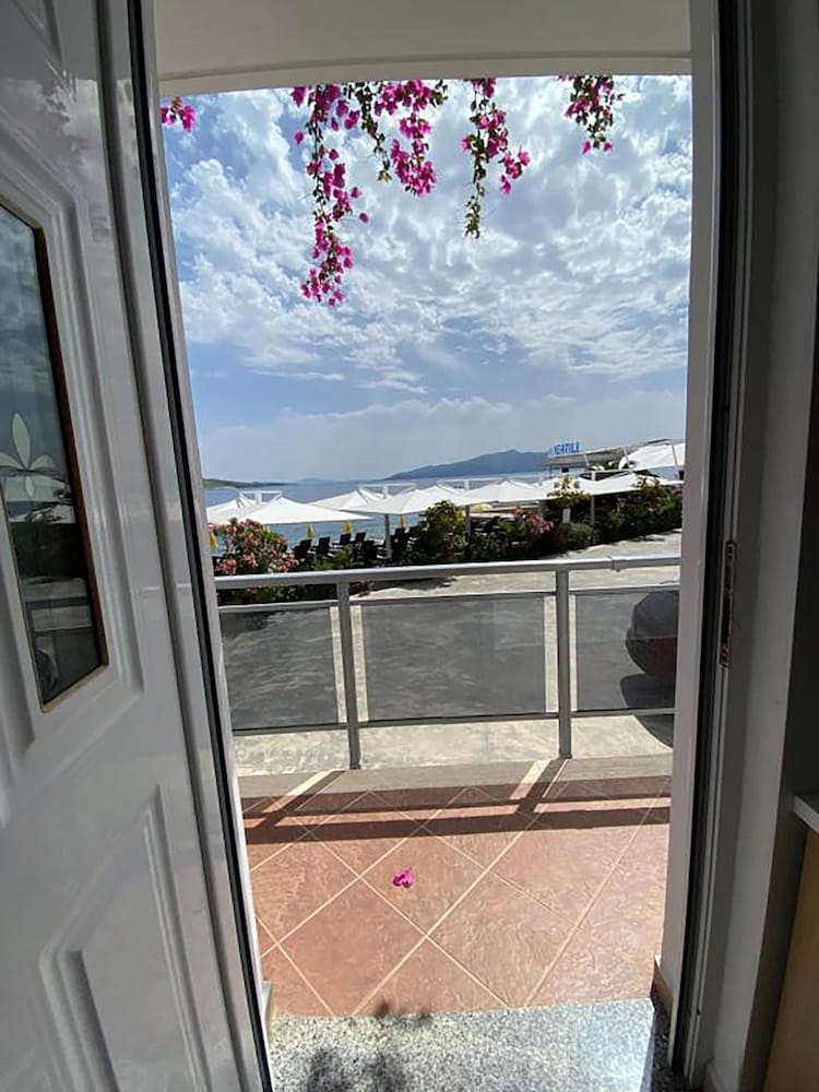 Triple Room (Shared Balcony) photo 3