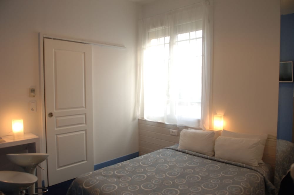 Standard Double Room photo 2