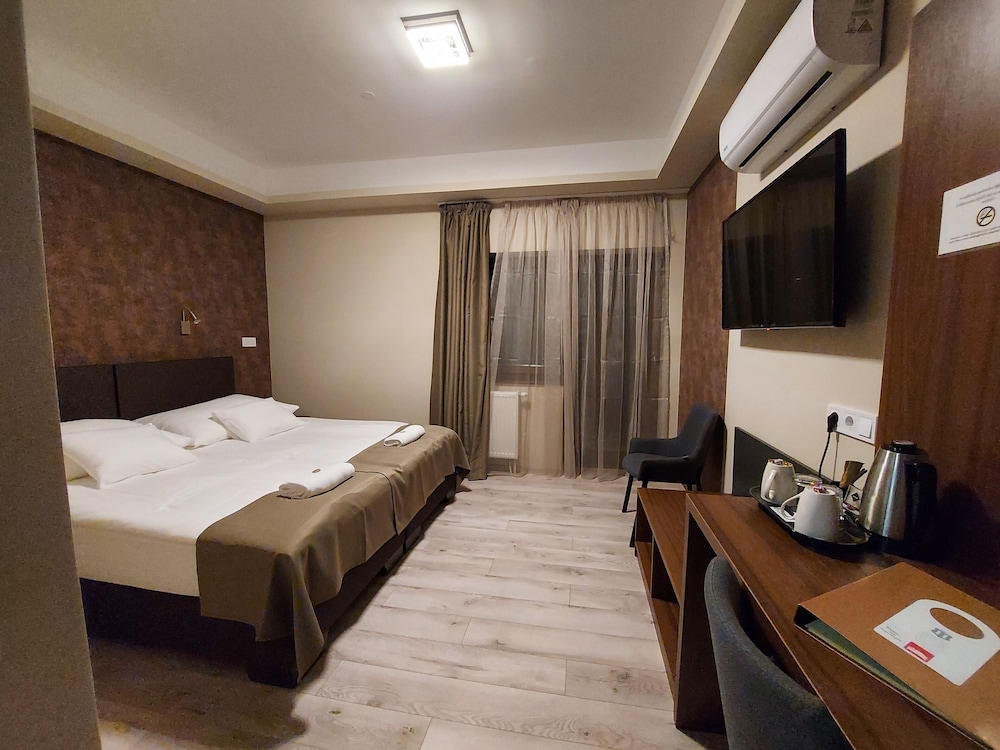 Deluxe Room, Non Smoking, Balcony photo 1