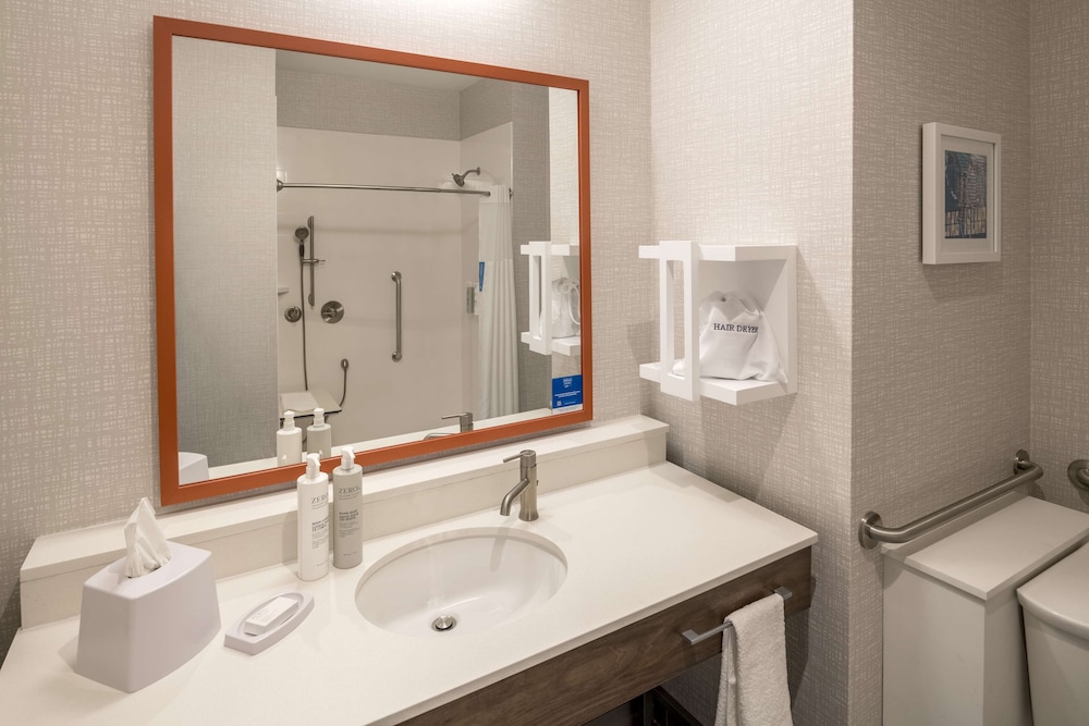 Suite, 2 Queen Beds (Wet Bar) - Photo 3