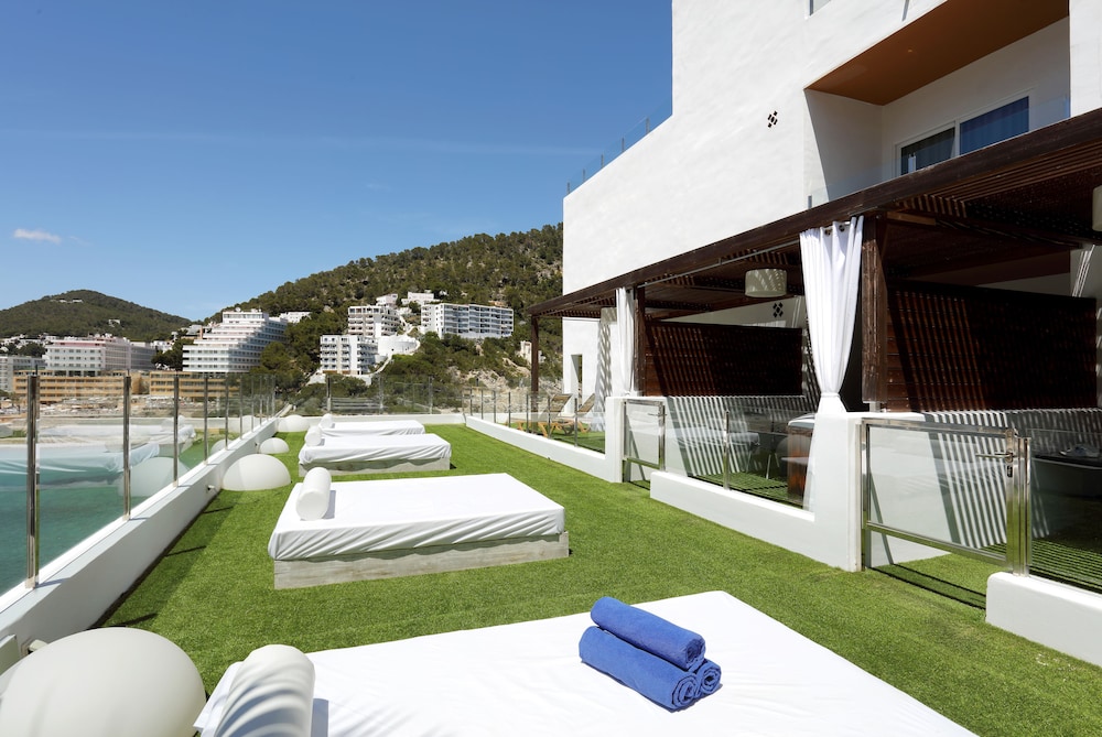 Deluxe Room, Jetted Tub (Terrace) - Photo 4