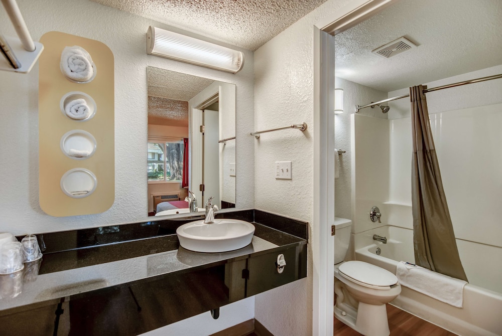 Deluxe Room, 2 Double Beds, Non Smoking, Refrigerator photo 3