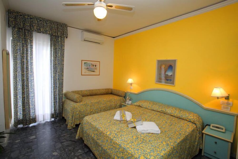 Comfort Quadruple Room