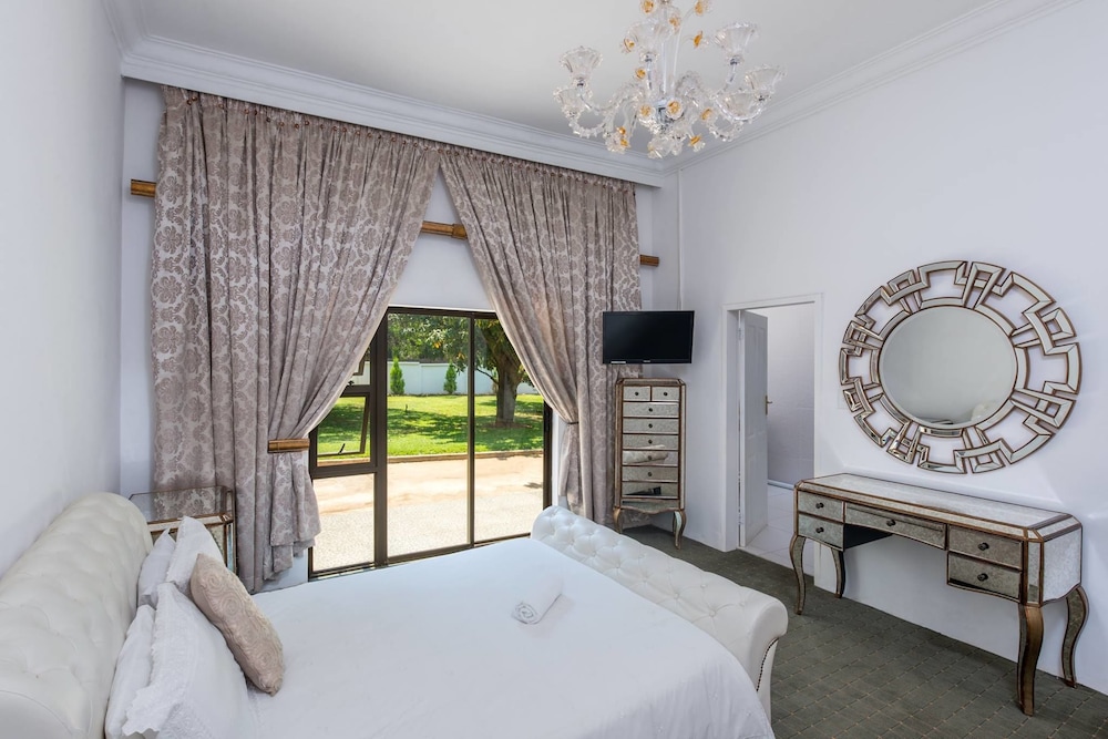 Executive Room photo 1