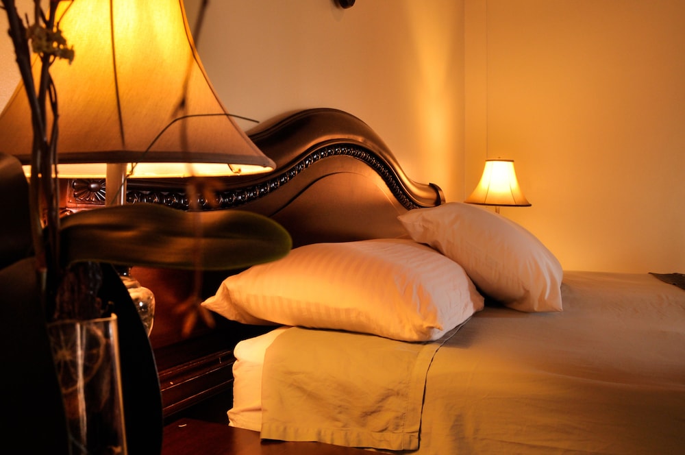 Luxury Suite, 1 King Bed, Lake View photo 1