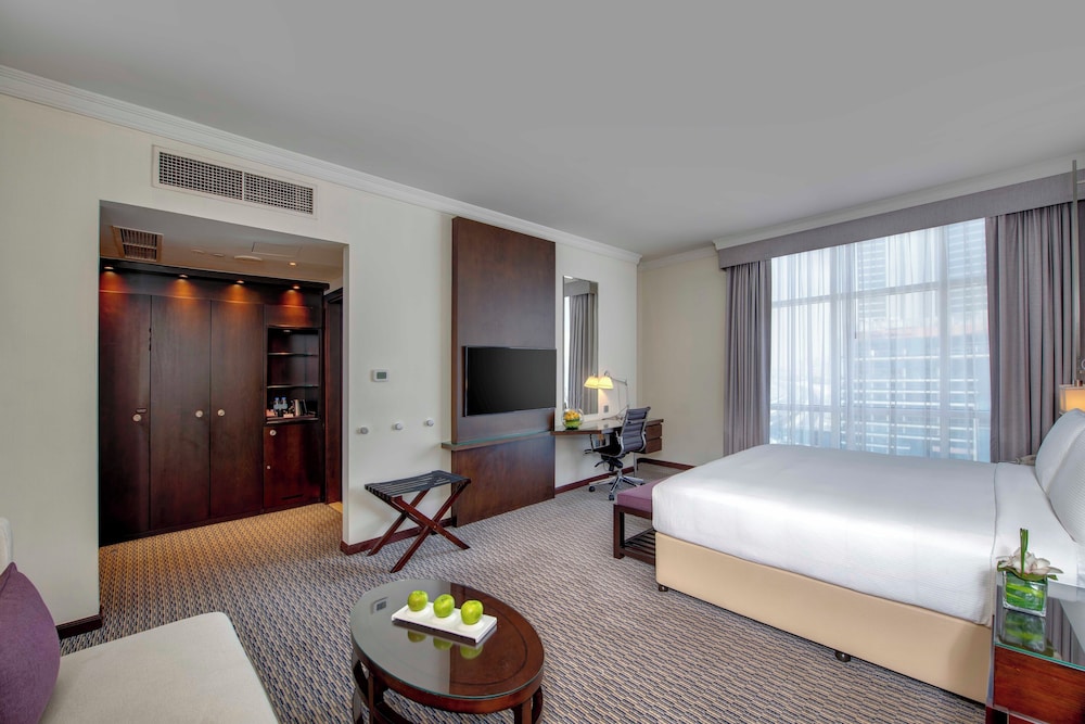 Room, 1 King Bed (Club Rotana Spacious Room) photo 2