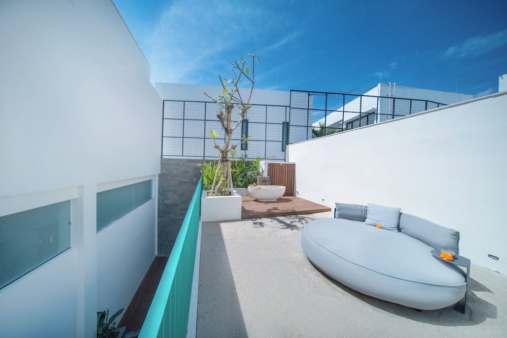 One Bedroom Villa With Private Pool - Photo 9