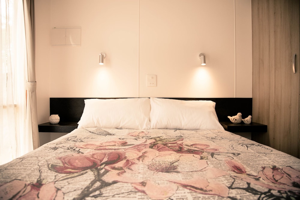 Deluxe Suite, 2 Bedrooms, Non Smoking, Kitchen (Deluxe Cabin) photo 3