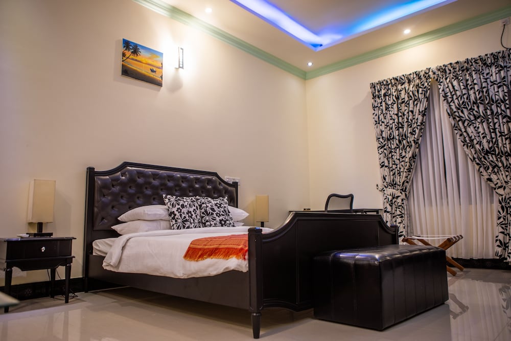 Suite - Photo 6