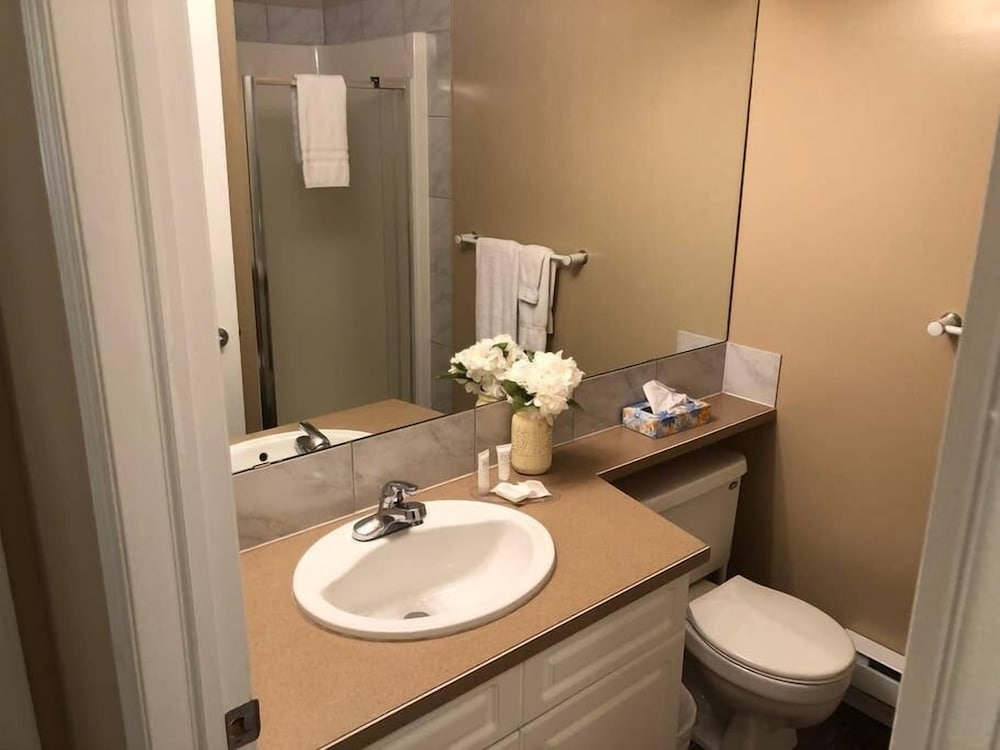 Luxury Condo, 2 Bedrooms (U403) photo 2