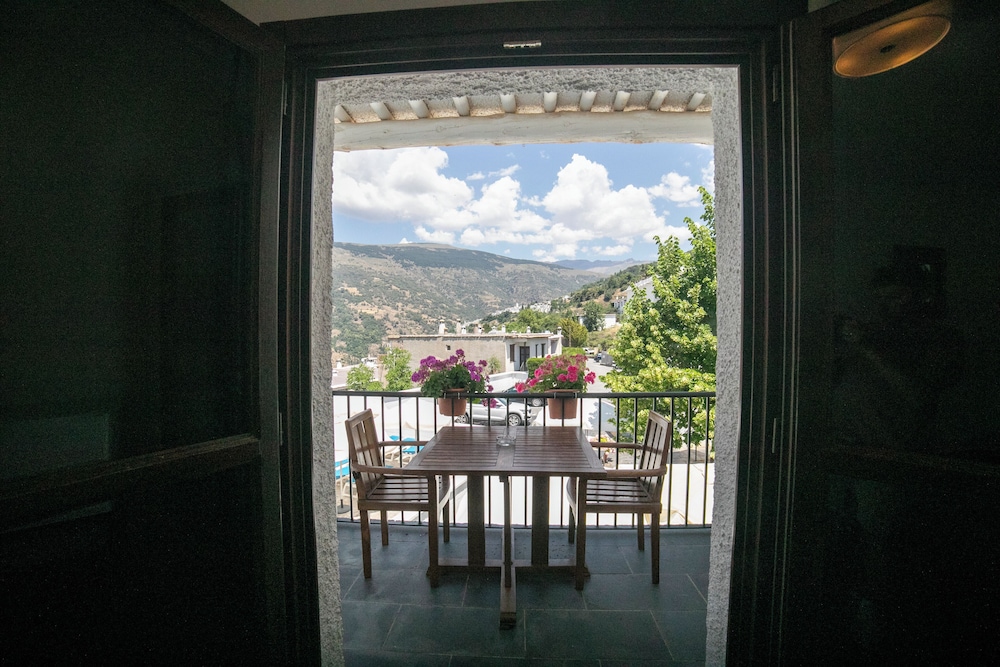 Deluxe Room, Balcony photo 2