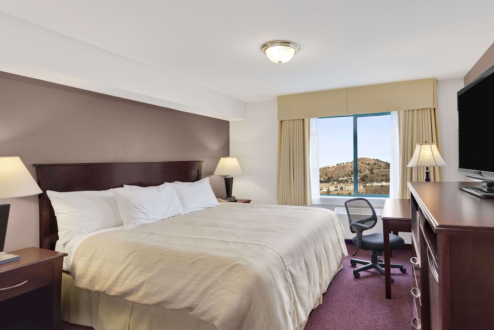 Upgraded, Honeymoon Single Room, 1 King Bed, Non Smoking photo 3