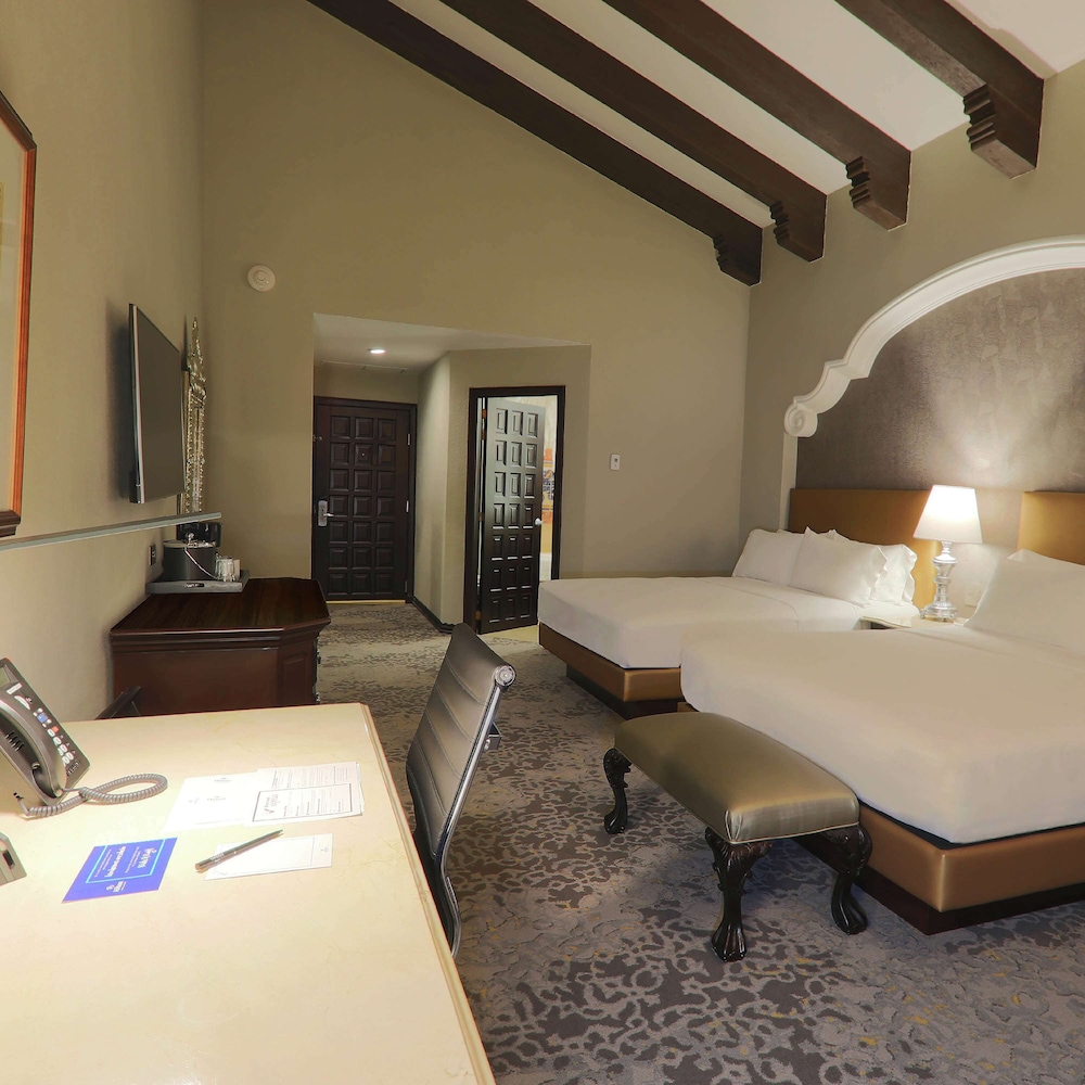 Room, 2 Queen Beds, Patio - Photo 6