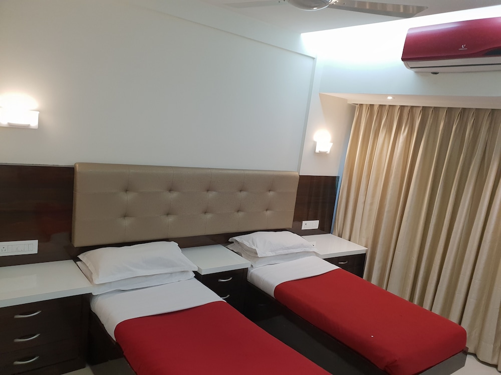 Deluxe Room - Photo 5