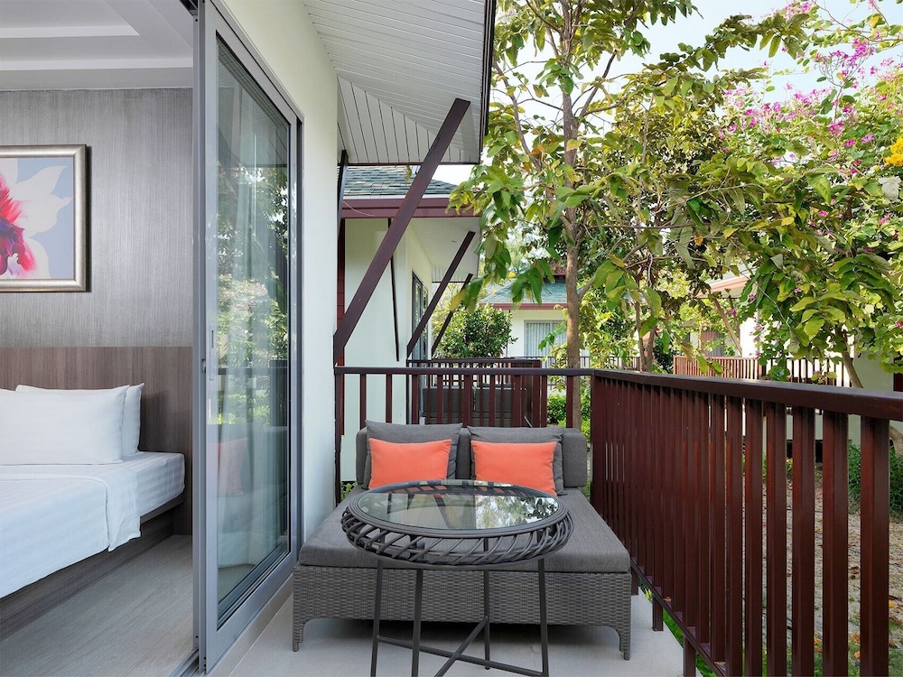 Grand Villa, 1 King Bed photo 3