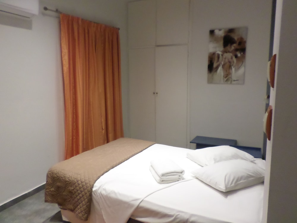 Classic Double Room, 1 Double Bed, Non Smoking, Balcony photo 1