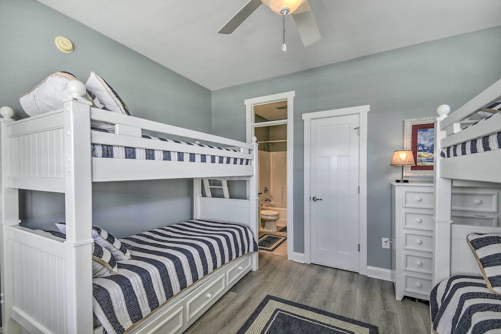 House (4 Bedrooms) photo 1