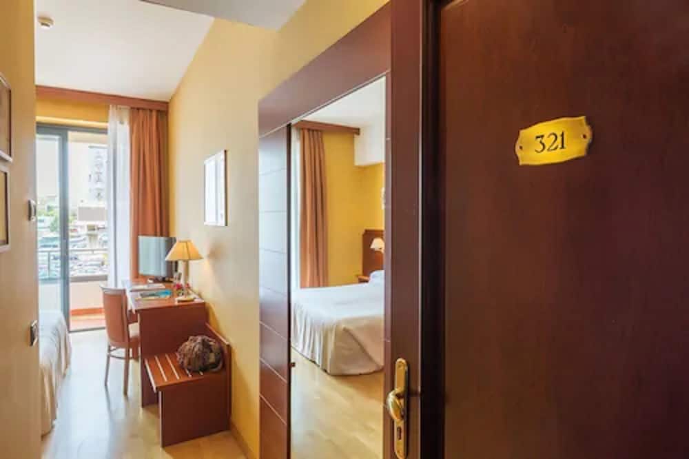 Classic Double Room Single Use photo 2