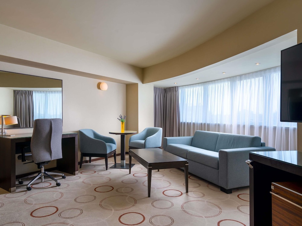 Executive Suite, 1 King Bed with Sofa bed photo 1