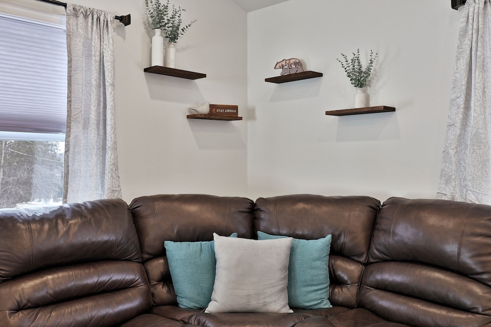 House, 2 Bedrooms photo 2