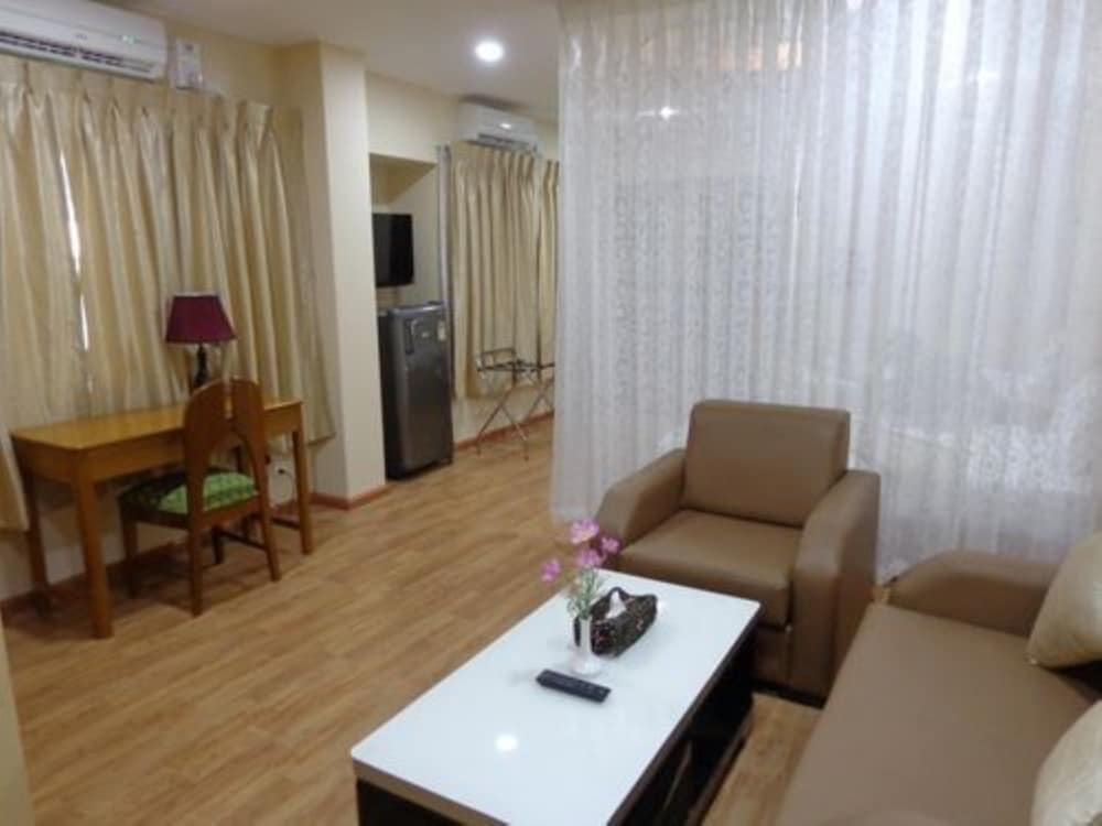 Deluxe Double or Twin Room photo 2