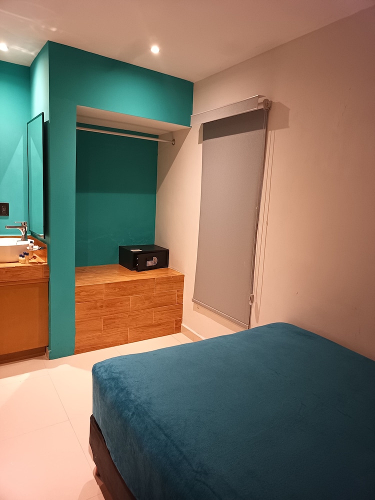 Standard Room - Photo 11