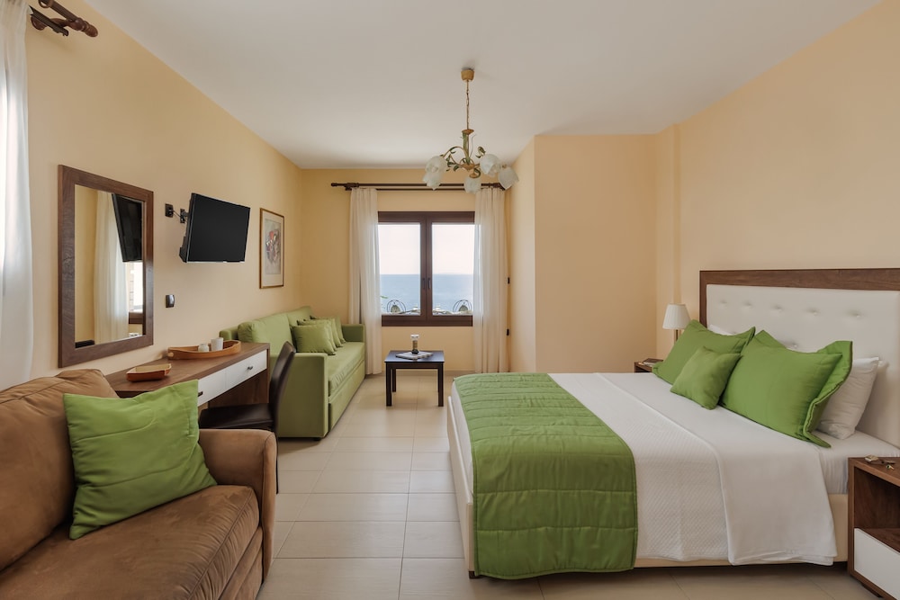 Junior Suite with Patio and Sea View