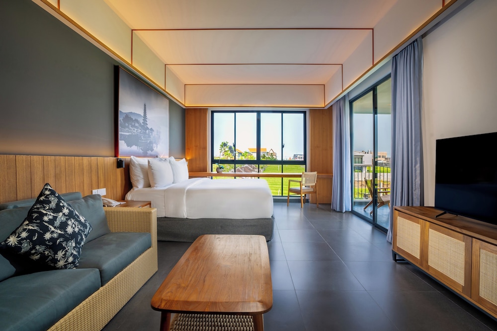 Executive Suite, Bathtub