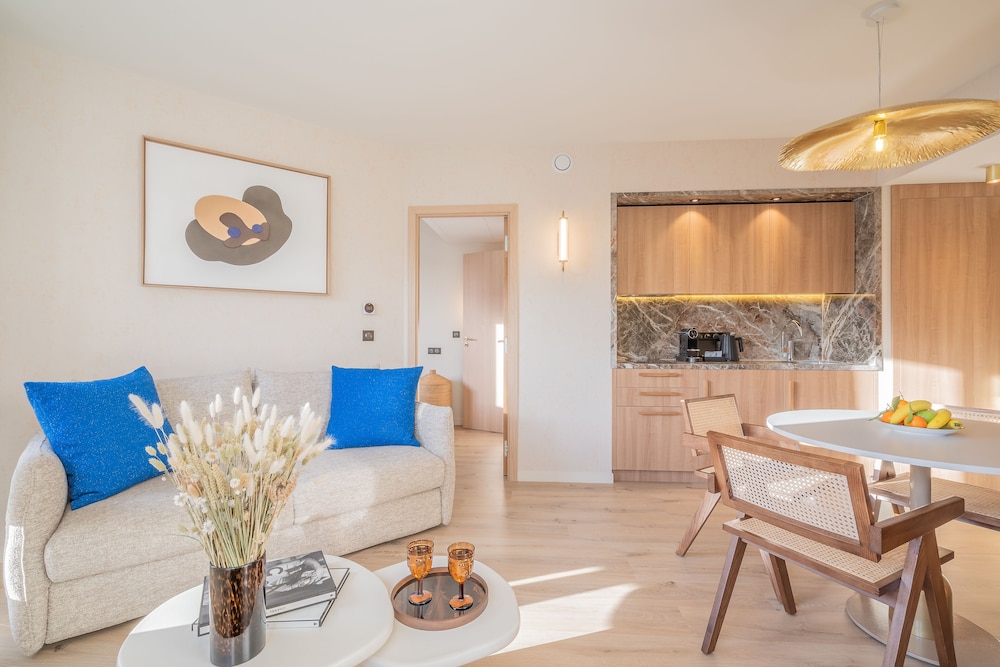 1 Bedroom Apartment Premium  35m2 photo 3