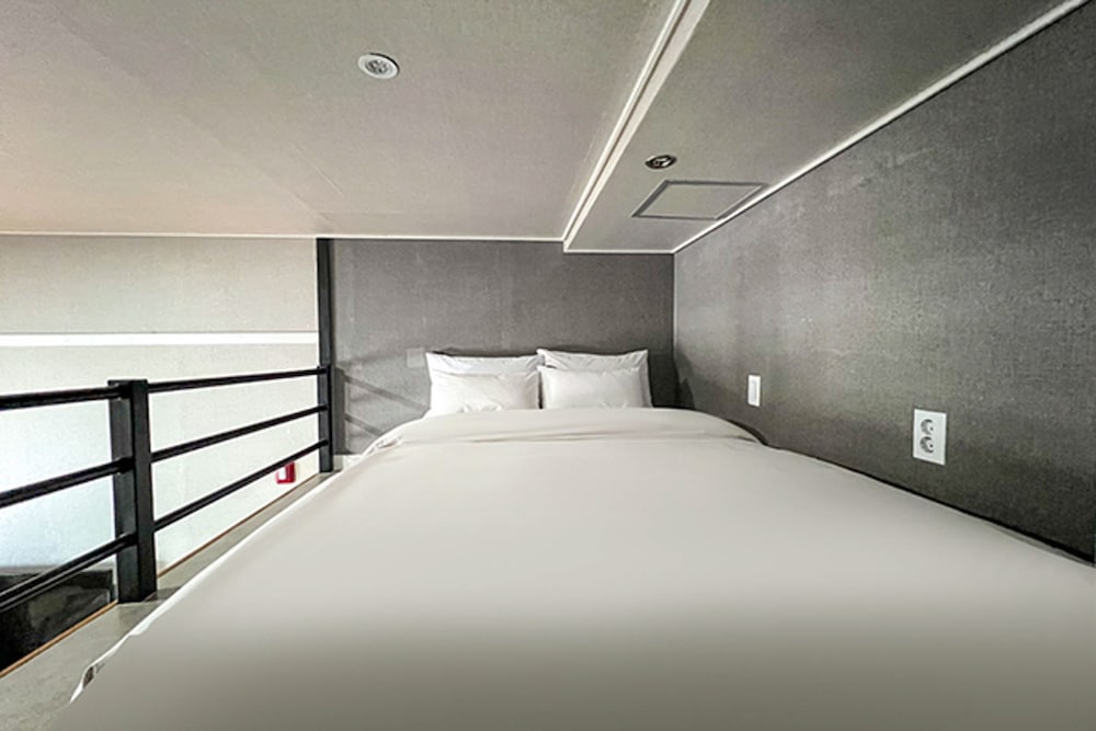 Deluxe Duplex, City View photo 3