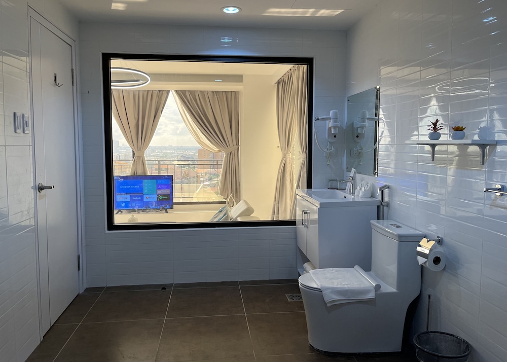 Deluxe Penthouse - Photo 15