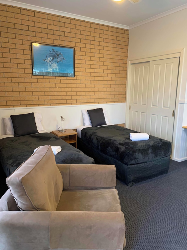 Motel Suite photo 2