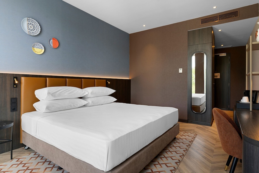 Room, 1 King Bed photo 2