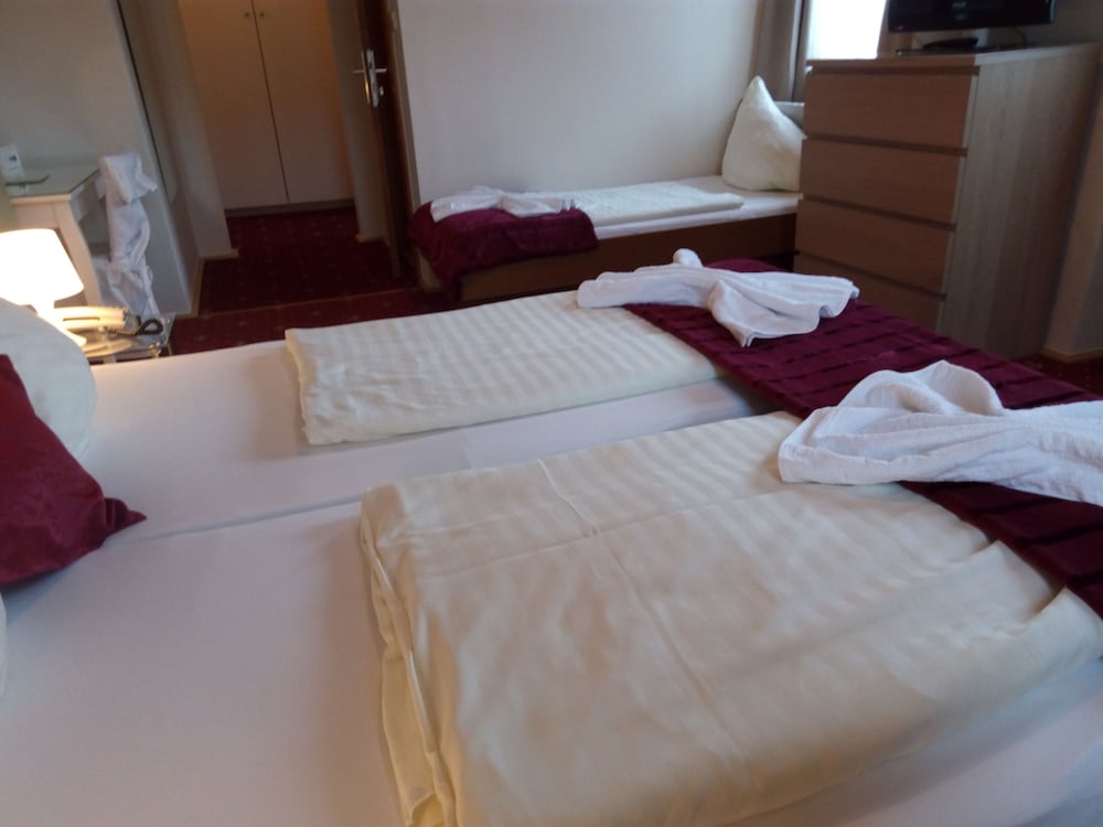 Standard Triple Room, 1 Bedroom, Mountain View photo 2