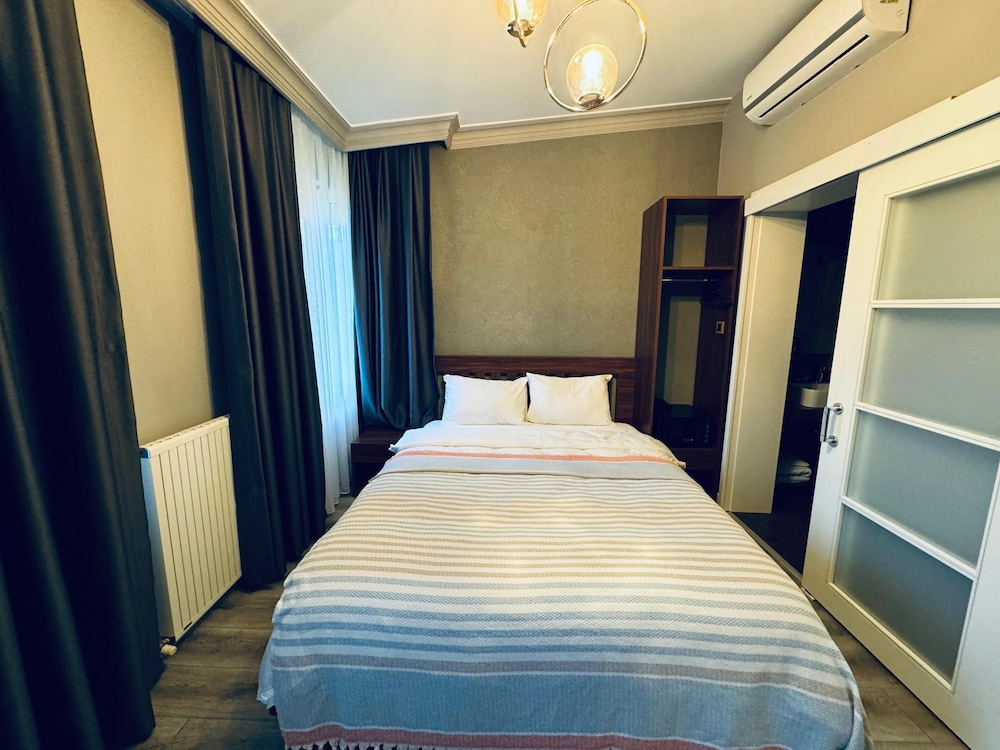 Economy Room - Photo 6