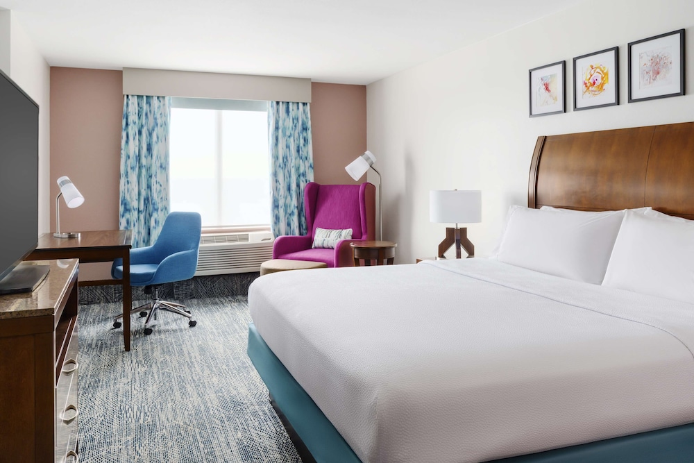 Queen Room Mobility - Hearing Access with Shower