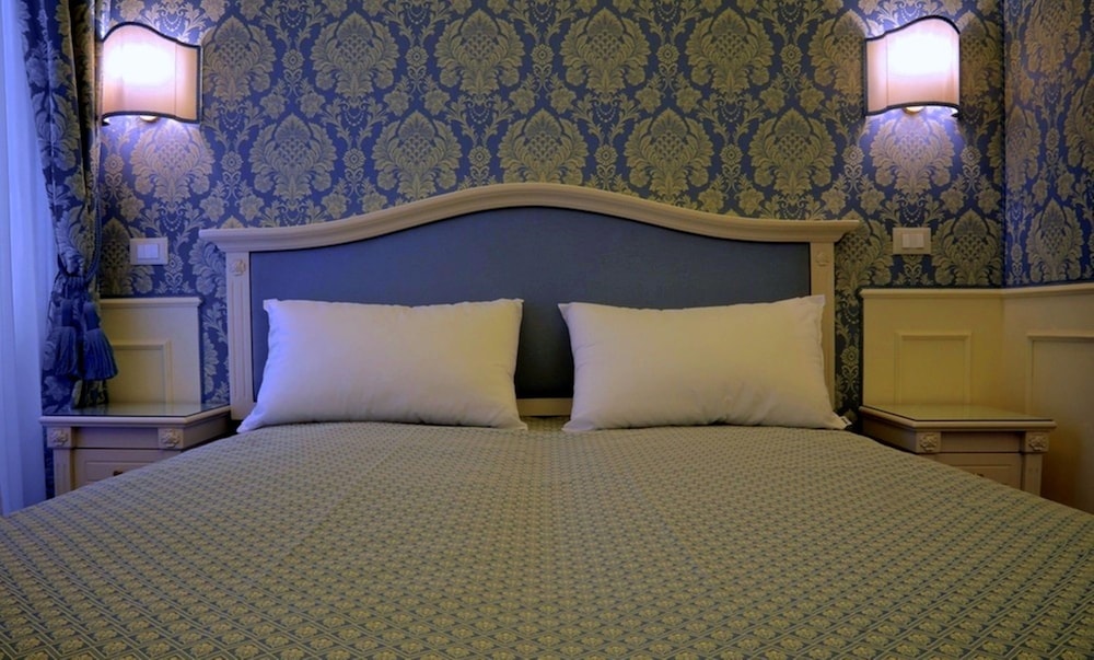 Deluxe Double Room, Canal View photo 3