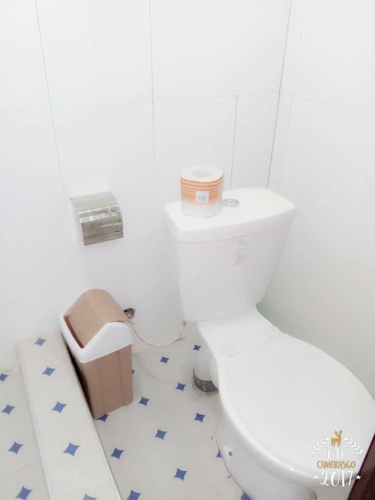 Economy Single Room, 1 Queen Bed, Non Smoking photo 2